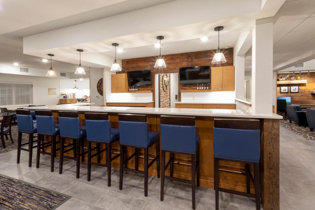 Grandstay Hotel & Suites Rock Valley Extérieur photo