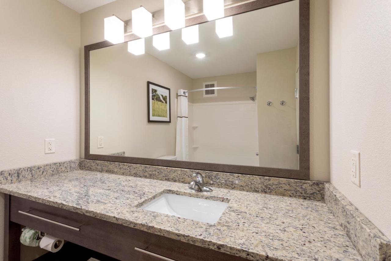 Grandstay Hotel & Suites Rock Valley Extérieur photo